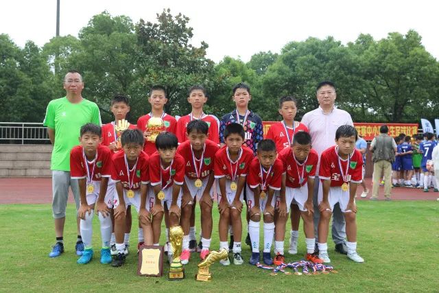 门迭塔预测决赛：西班牙2-1阿根廷，亚马尔、梅西进球，西蒙扑点